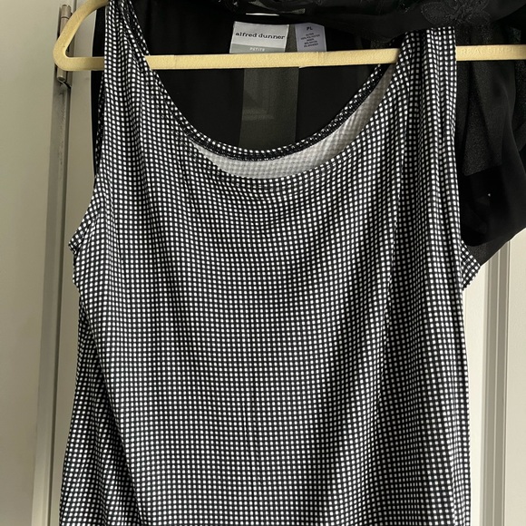 Alfred Dunner Top with attached camisole and matching capris. - Picture 2 of 7